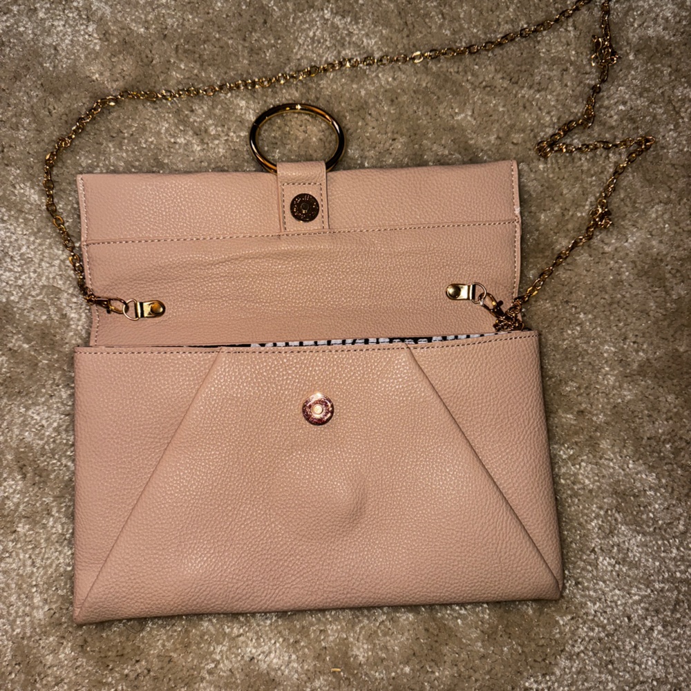 Tan clutch